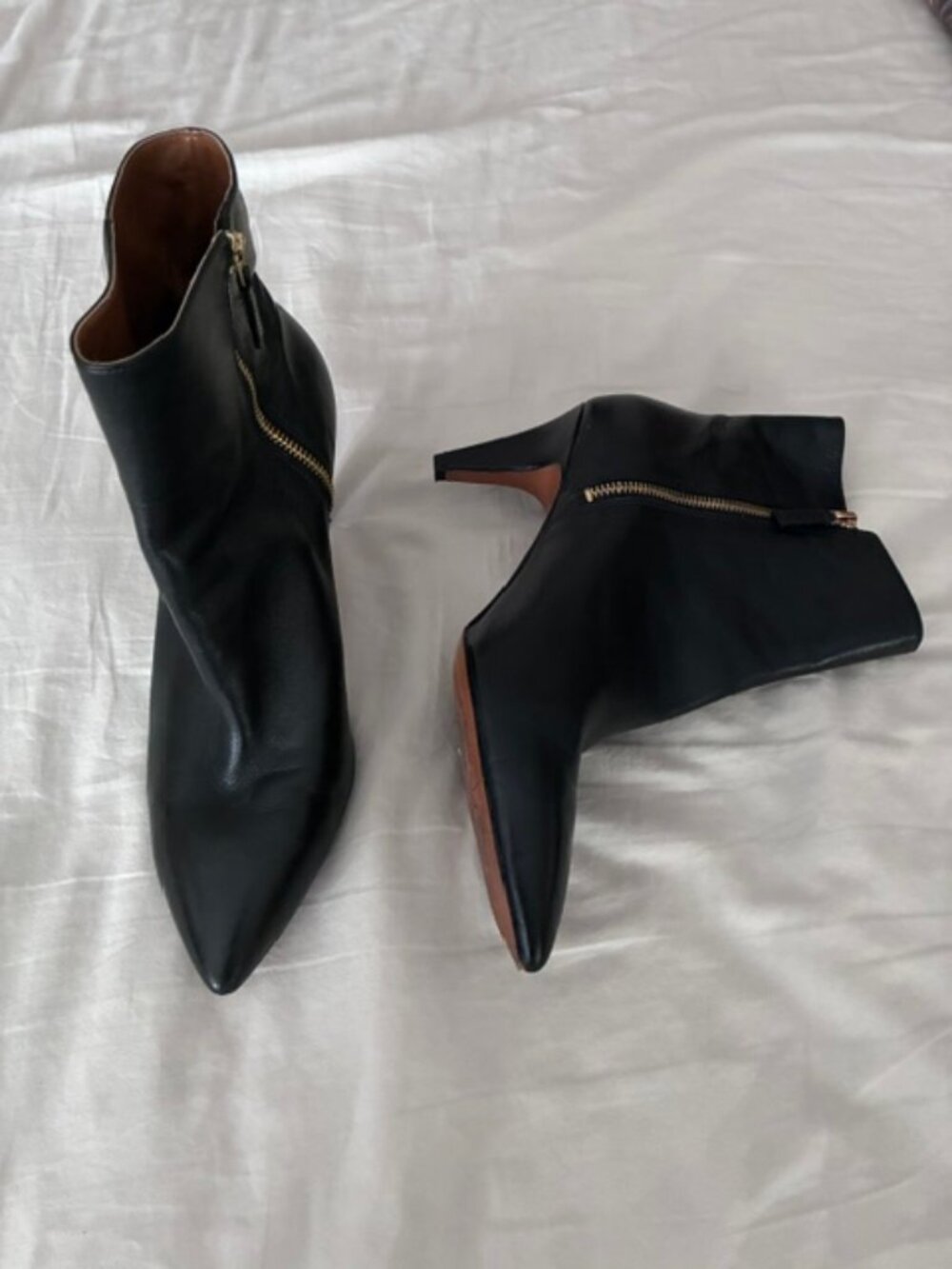 Nine West Junia Black Leather Pointed Toe Ankle Bootie Gold Zip 11M